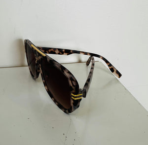 Tort Aviator sunnies