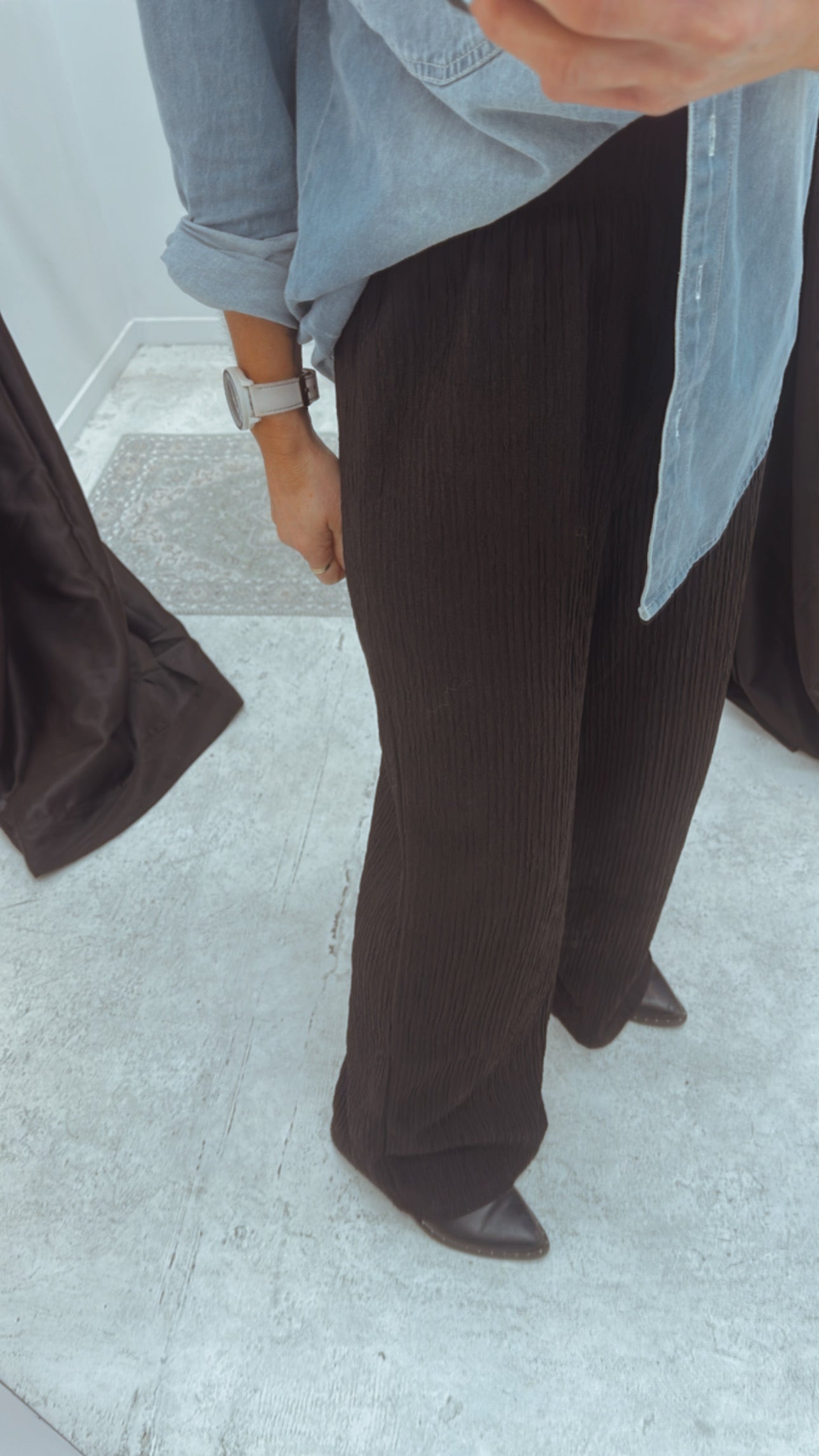 Elastic waist crinkle wide leg pants