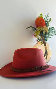 Redwood belt detail fedora hat