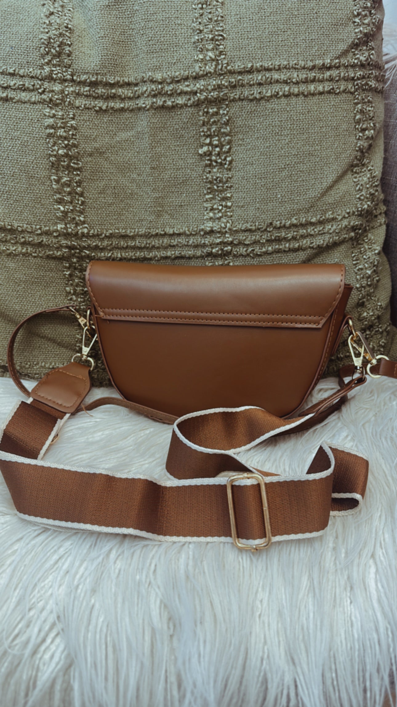 Brown crossbody solid purse