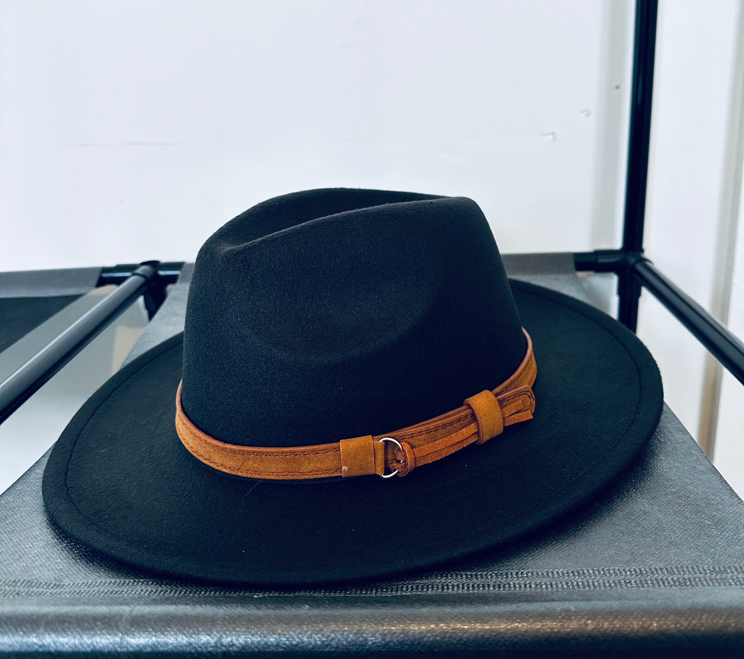 Black leather belt detail fedora hat