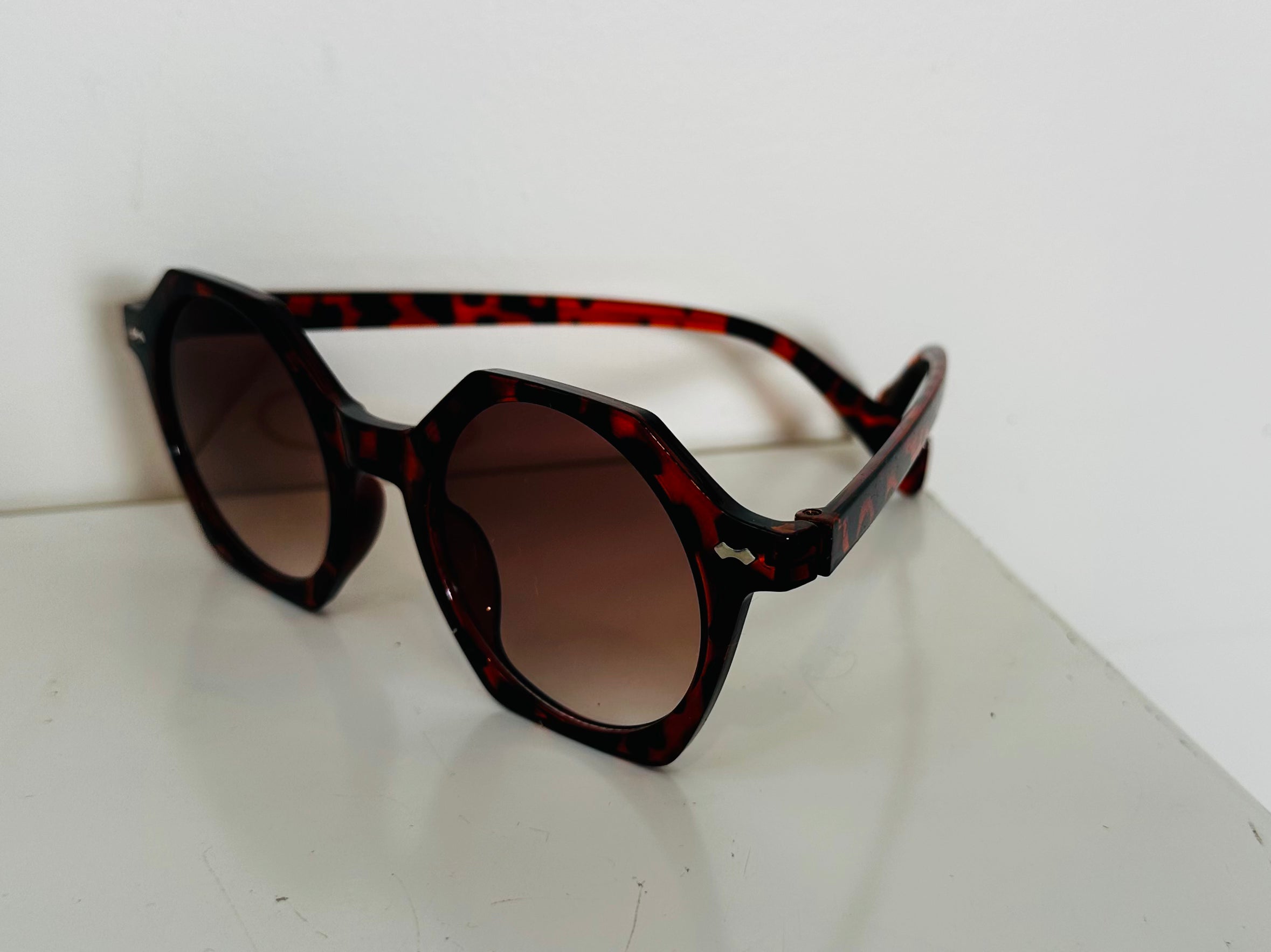 Geo round sunnies