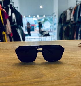 Plastic frame aviator sunnies black