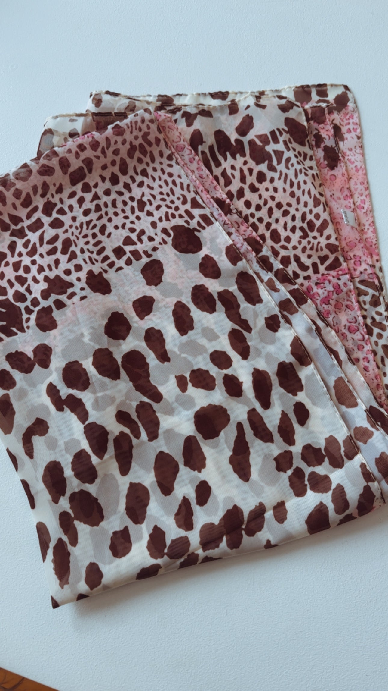 Pink leopard lightweight scarf