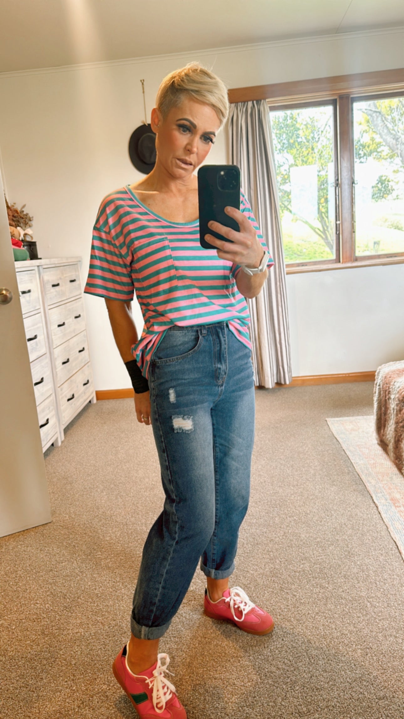 High waist ripped tapered bf jeans