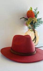 Redwood belt detail fedora hat