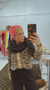 Hot pink knit Pom Pom beanie
