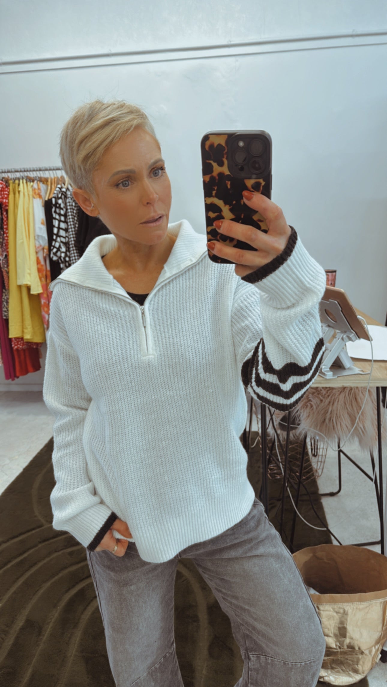 Refuge college zip jumper white