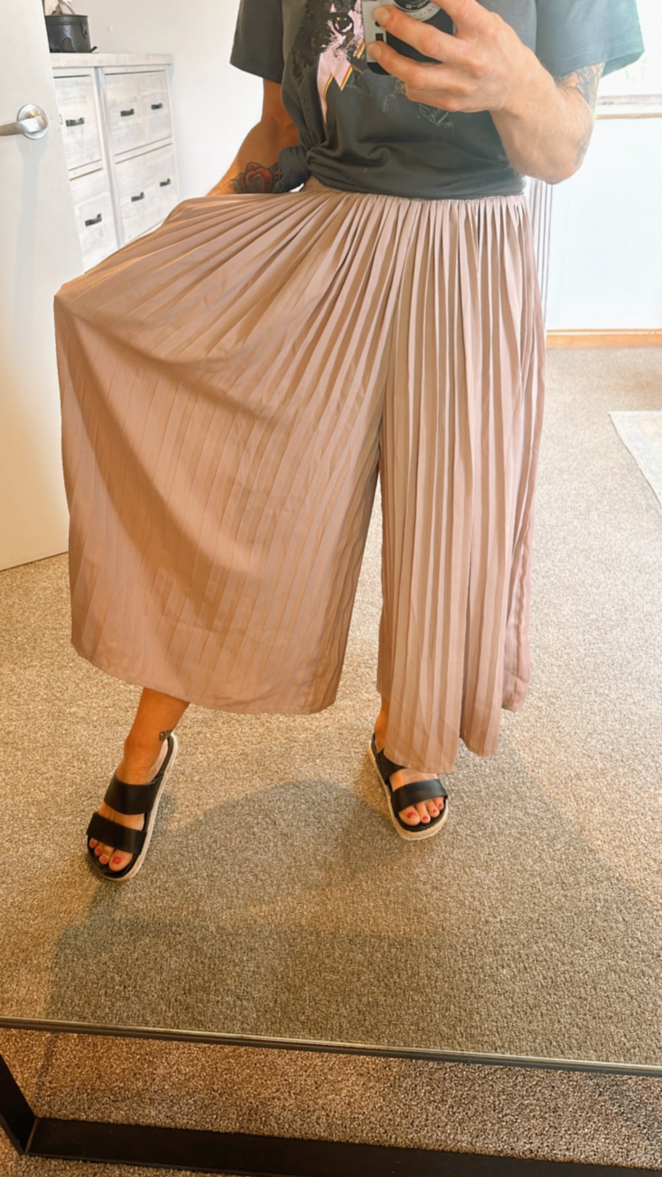 Pleated elastic waist culottes- mocha