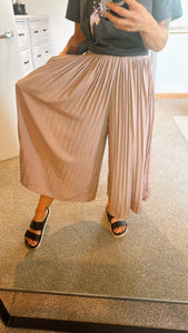 Pleated elastic waist culottes- mocha