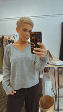 V neck grey basic knit jumper