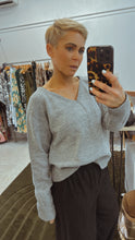 V neck grey basic knit jumper