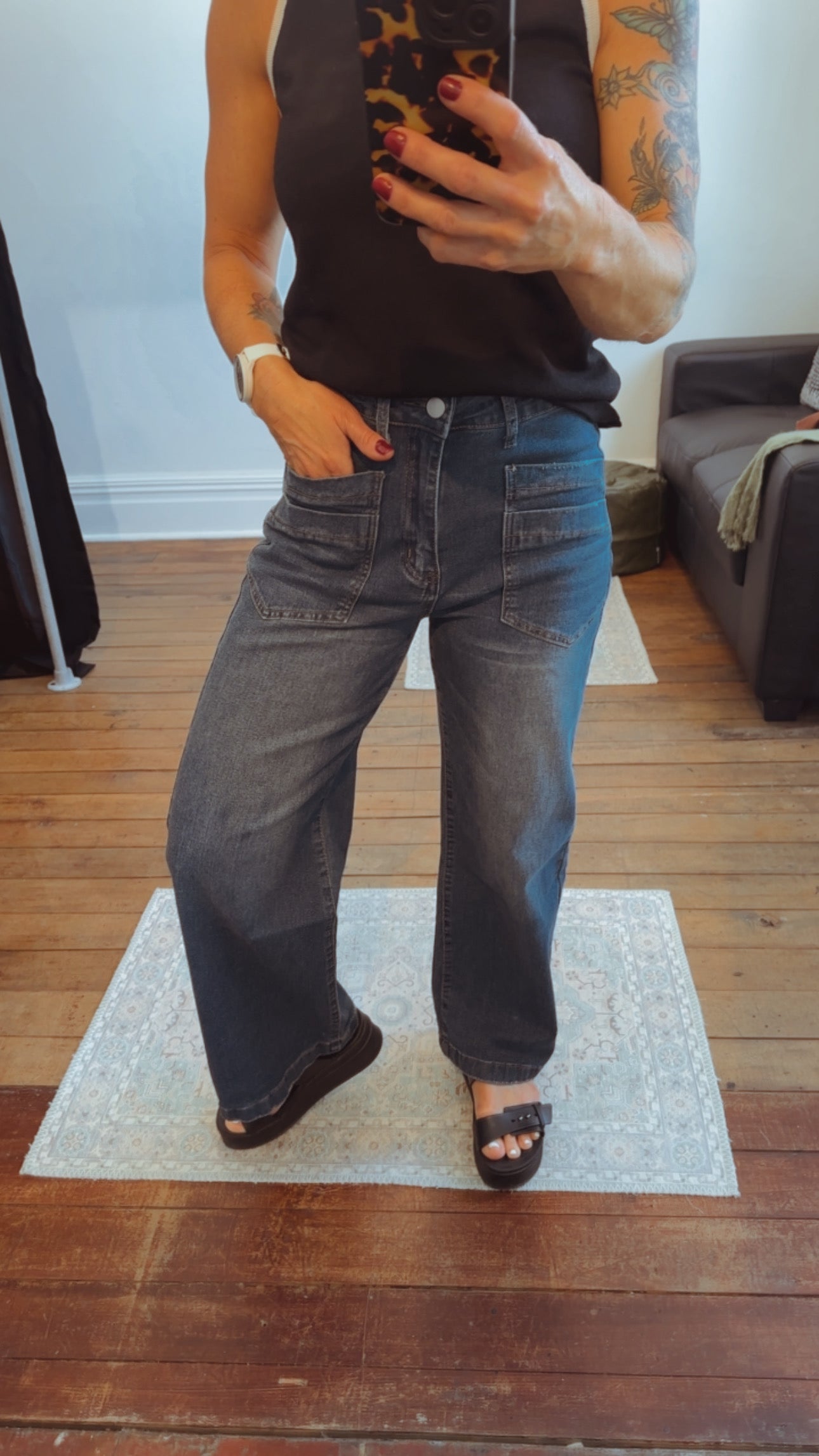 Double Front pocket dark blue stretch cropped jeans