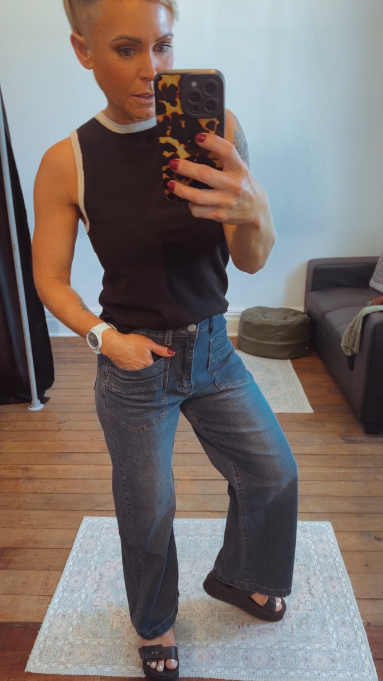 Double Front pocket dark blue stretch cropped jeans