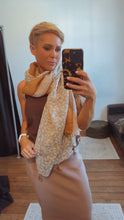 Tassel corner beige & rust scarf