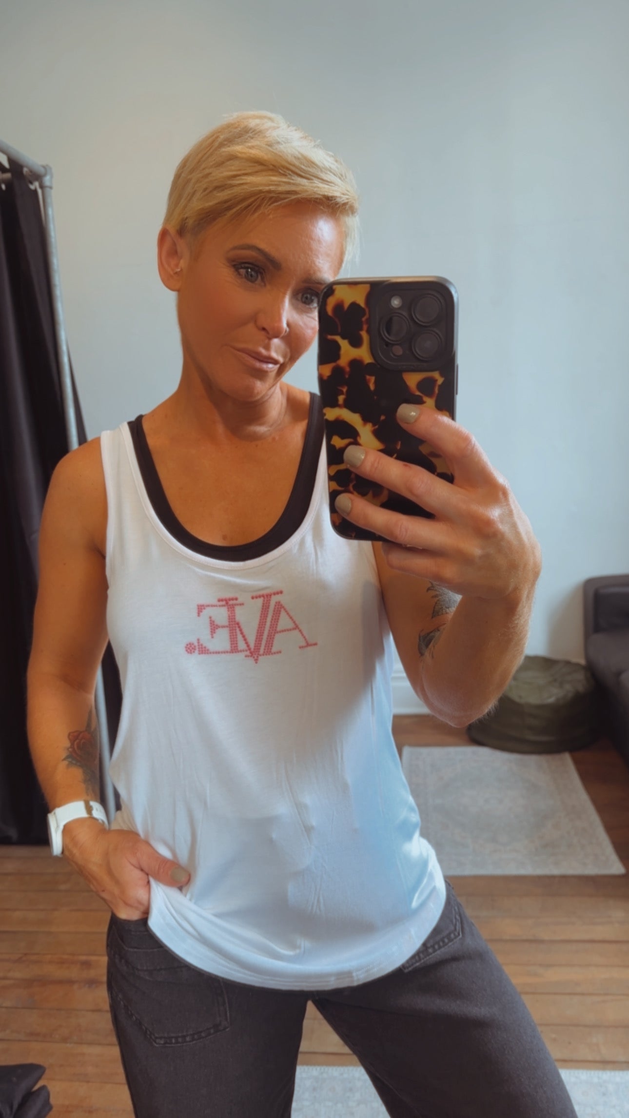 Refuge AVE micro stud pink tank