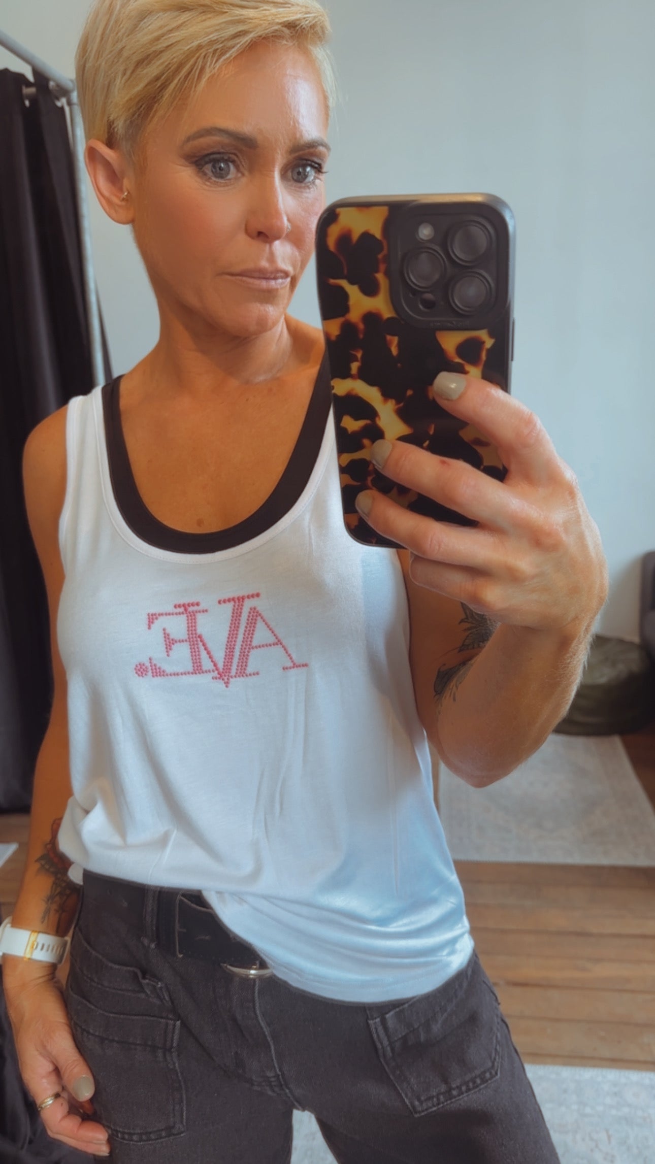 Refuge AVE micro stud pink tank