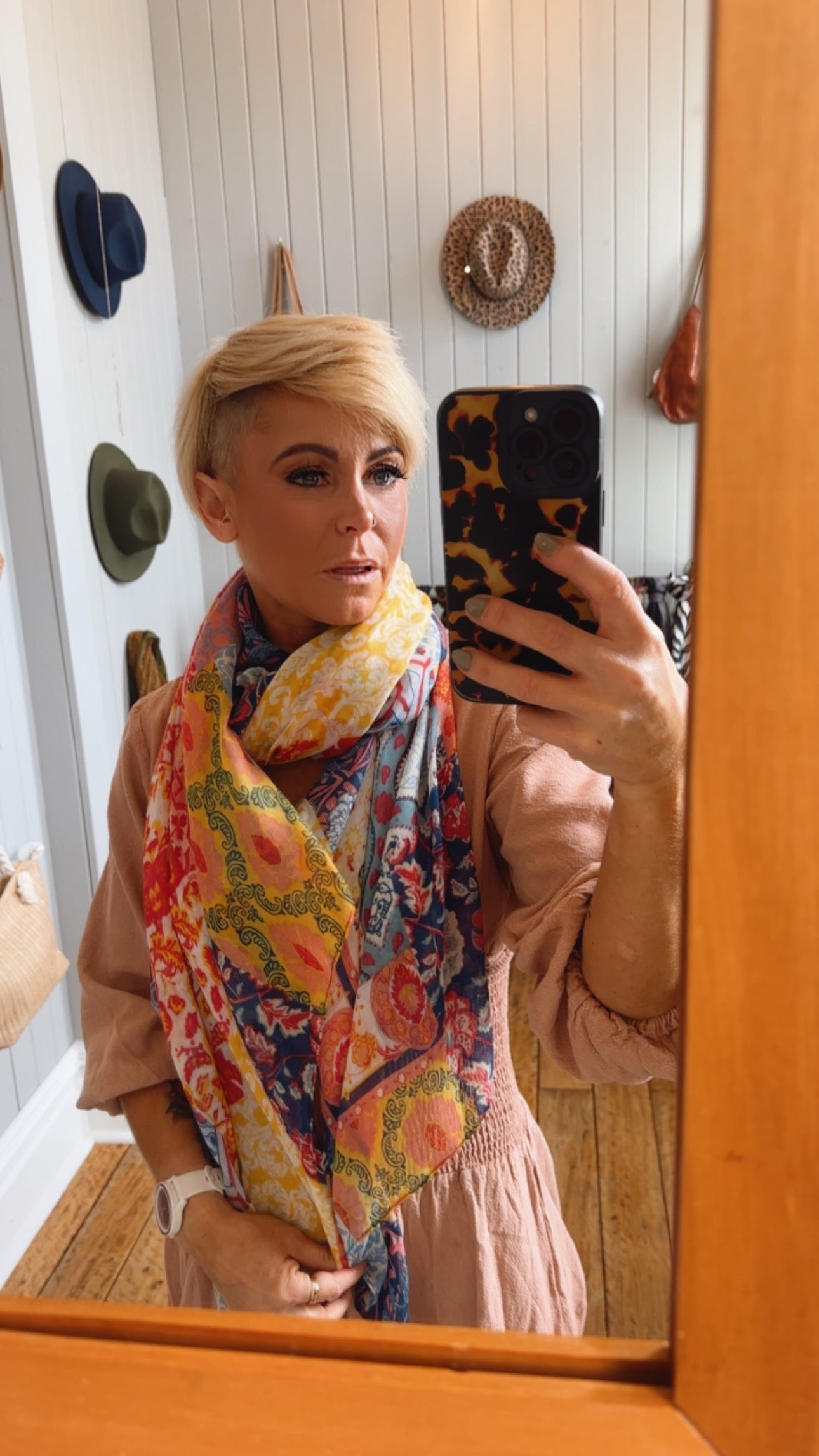 Filigree Print Bright Scarf