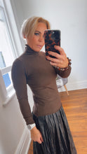 Chocolate Roll Neck Basic Knit Top