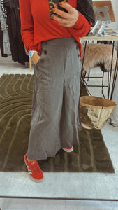 Button detail pleat front midi skirt