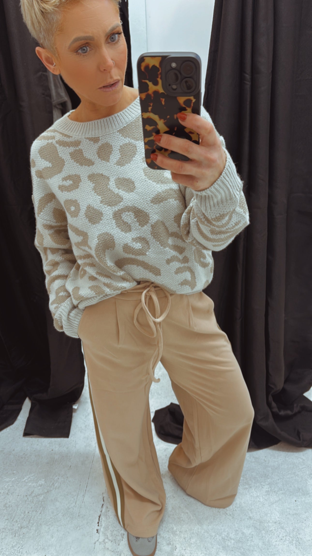 Refuge side stripe wide leg trousers beige