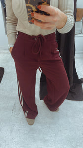 Refuge side stripe wide leg trousers wine