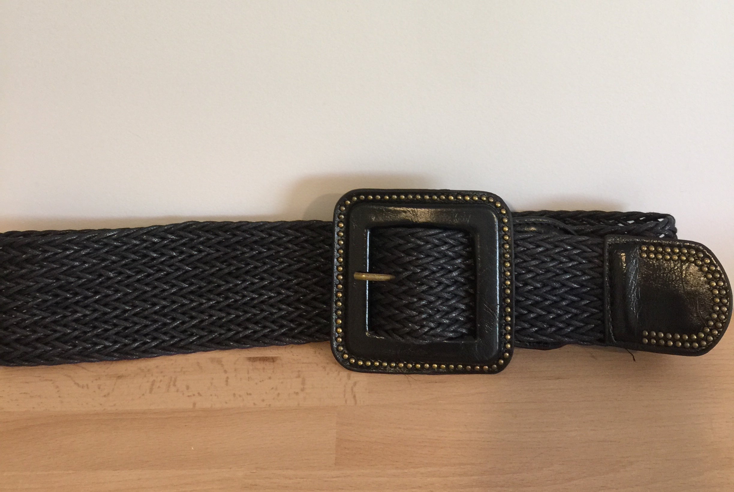 Square stud buckle weave belt black