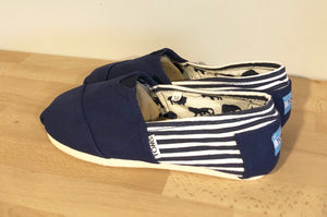 Toms canvas flats navy stripe