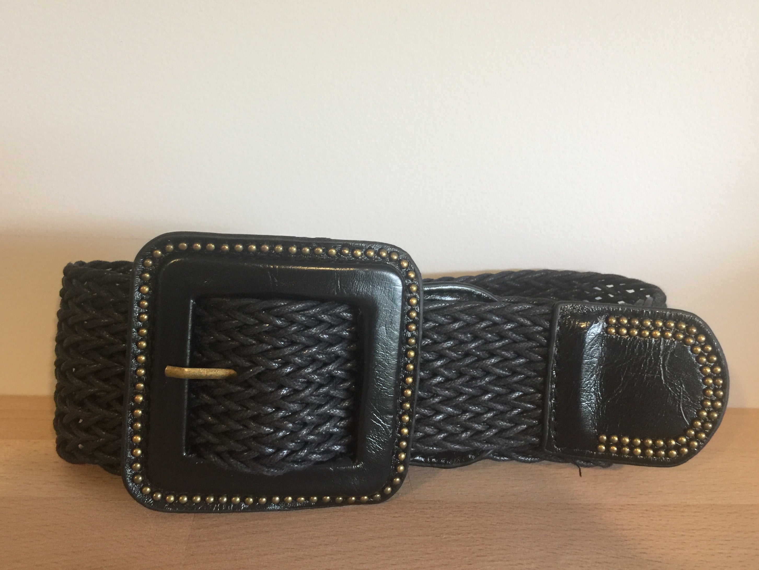 Square stud buckle weave belt black