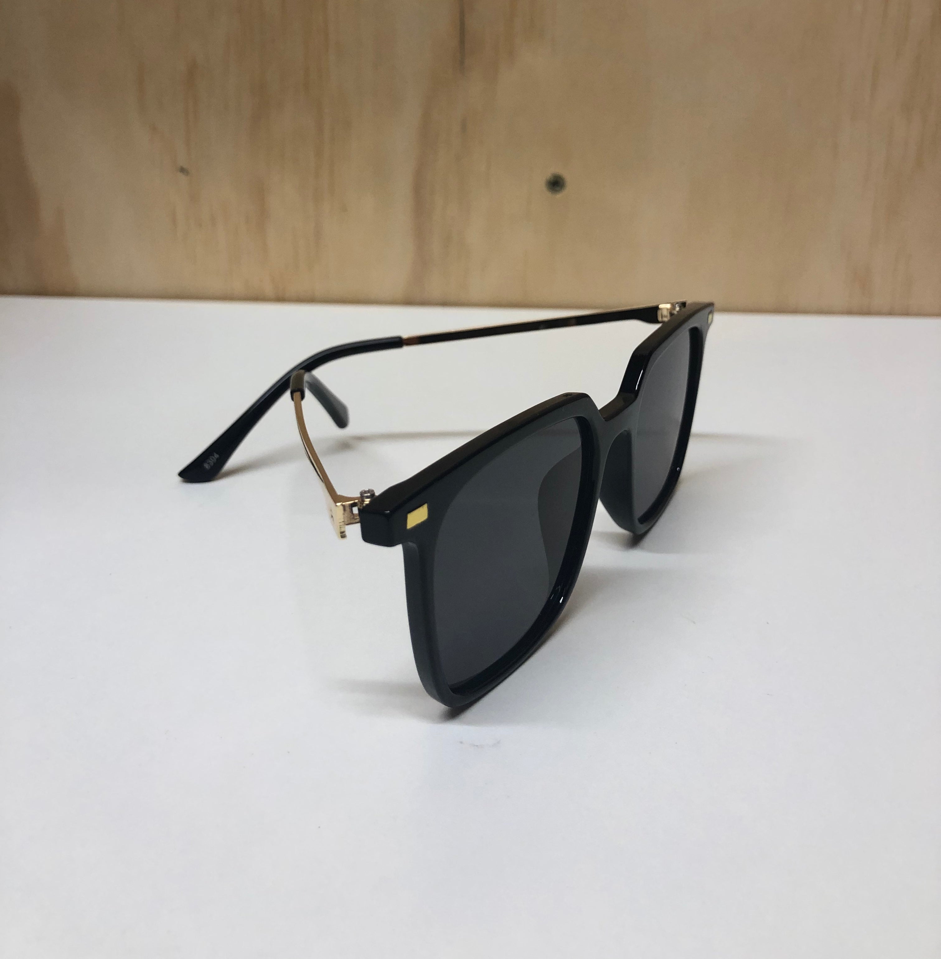 Tinkup Sunnies Vintage square shape- black