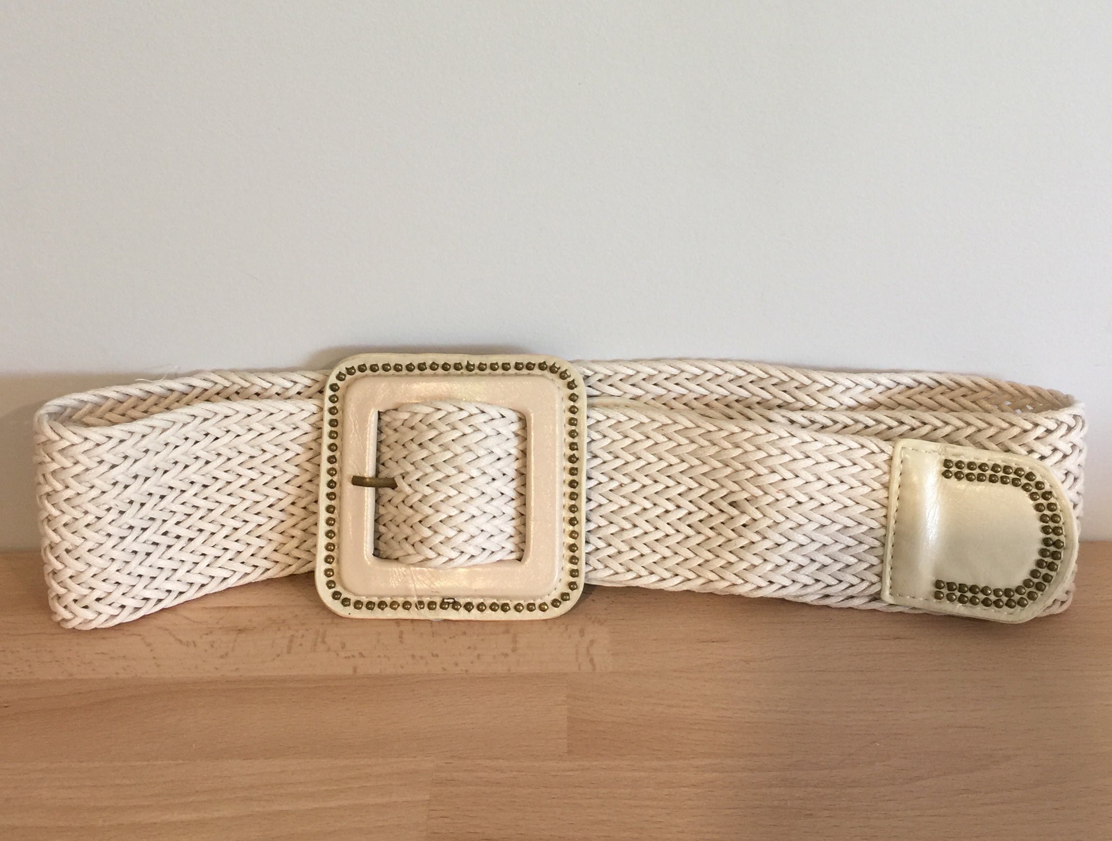 Square stud buckle weave belt white