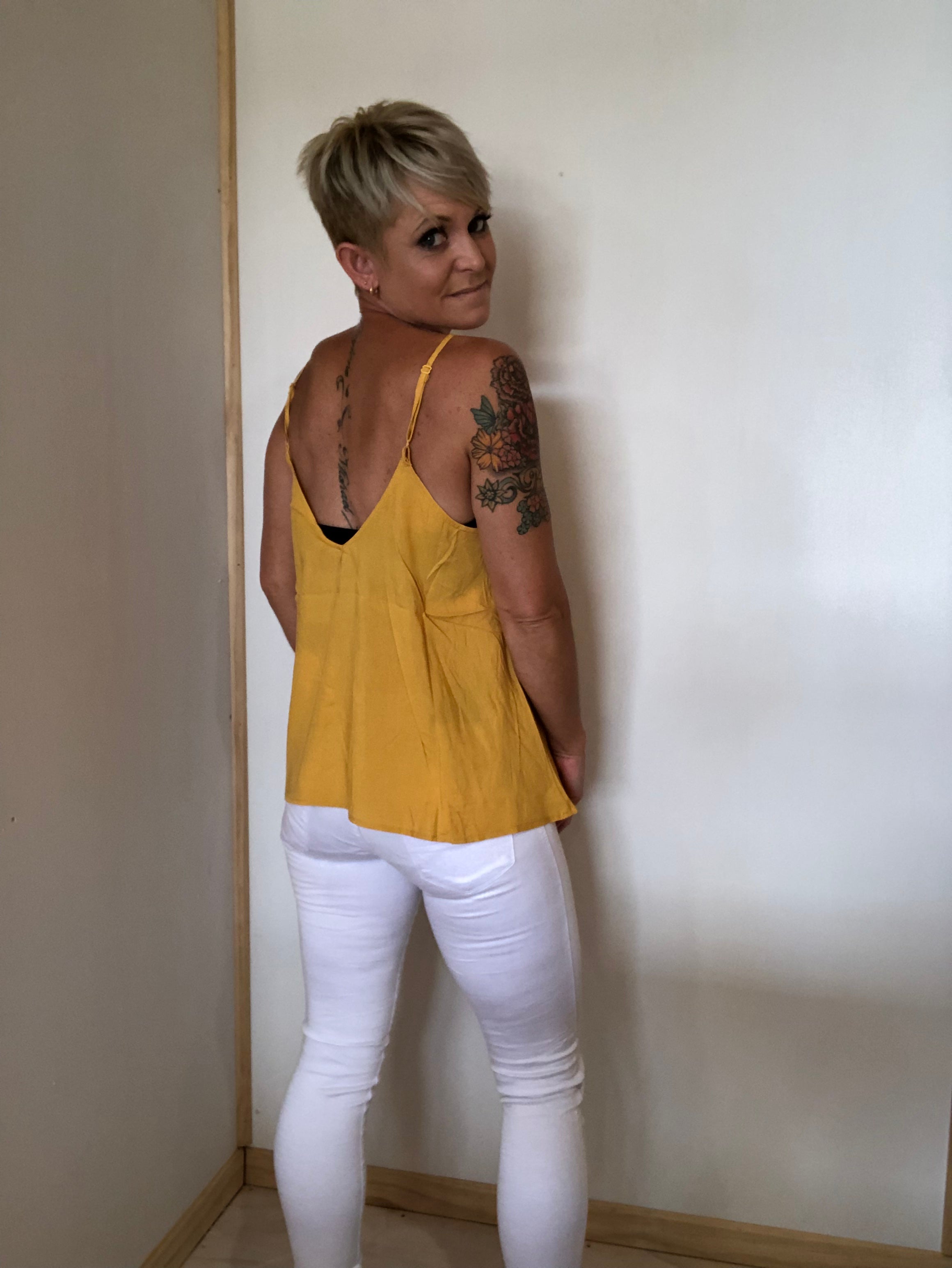 Plain button singlet mustard