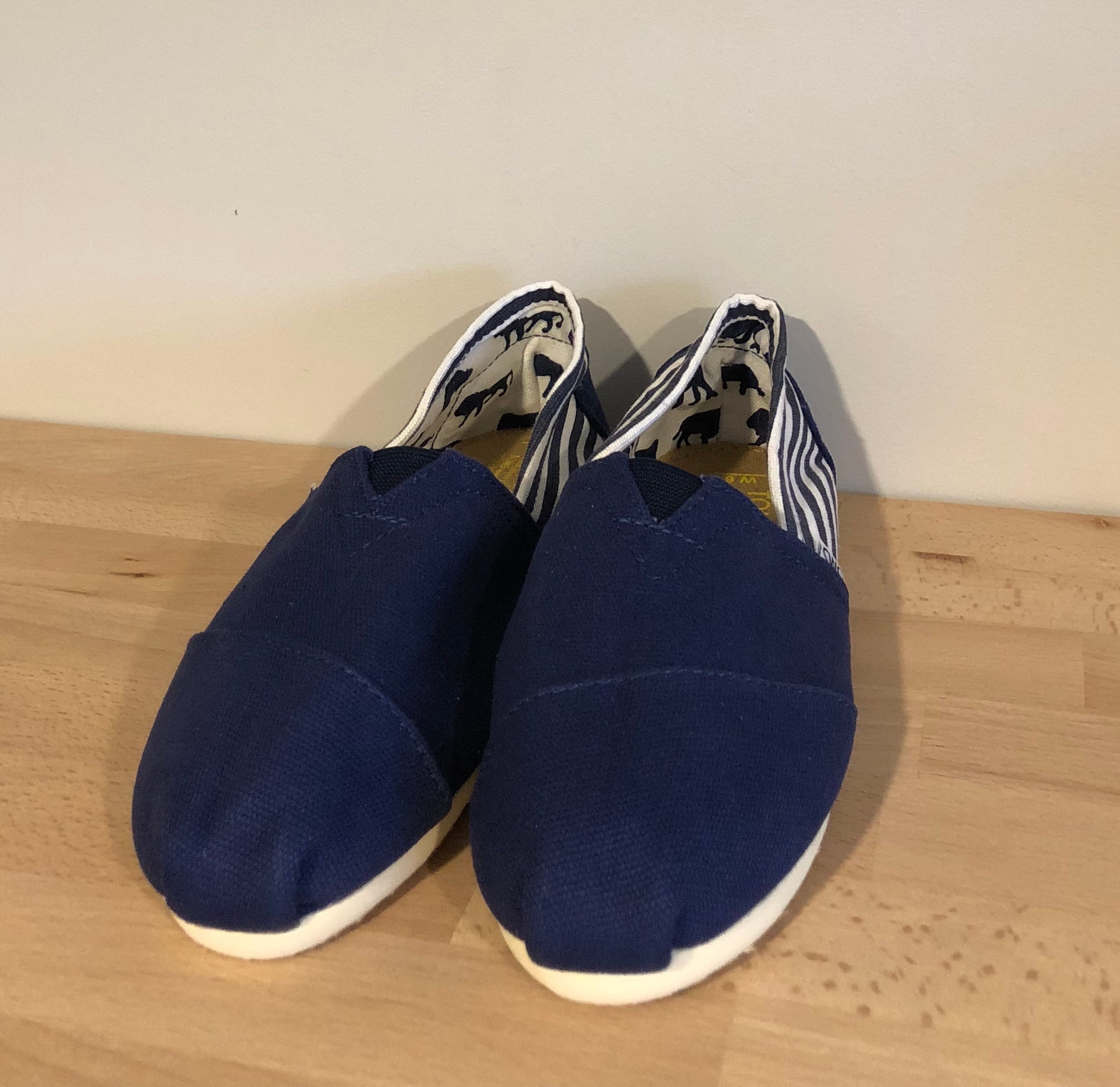 Toms canvas flats navy stripe