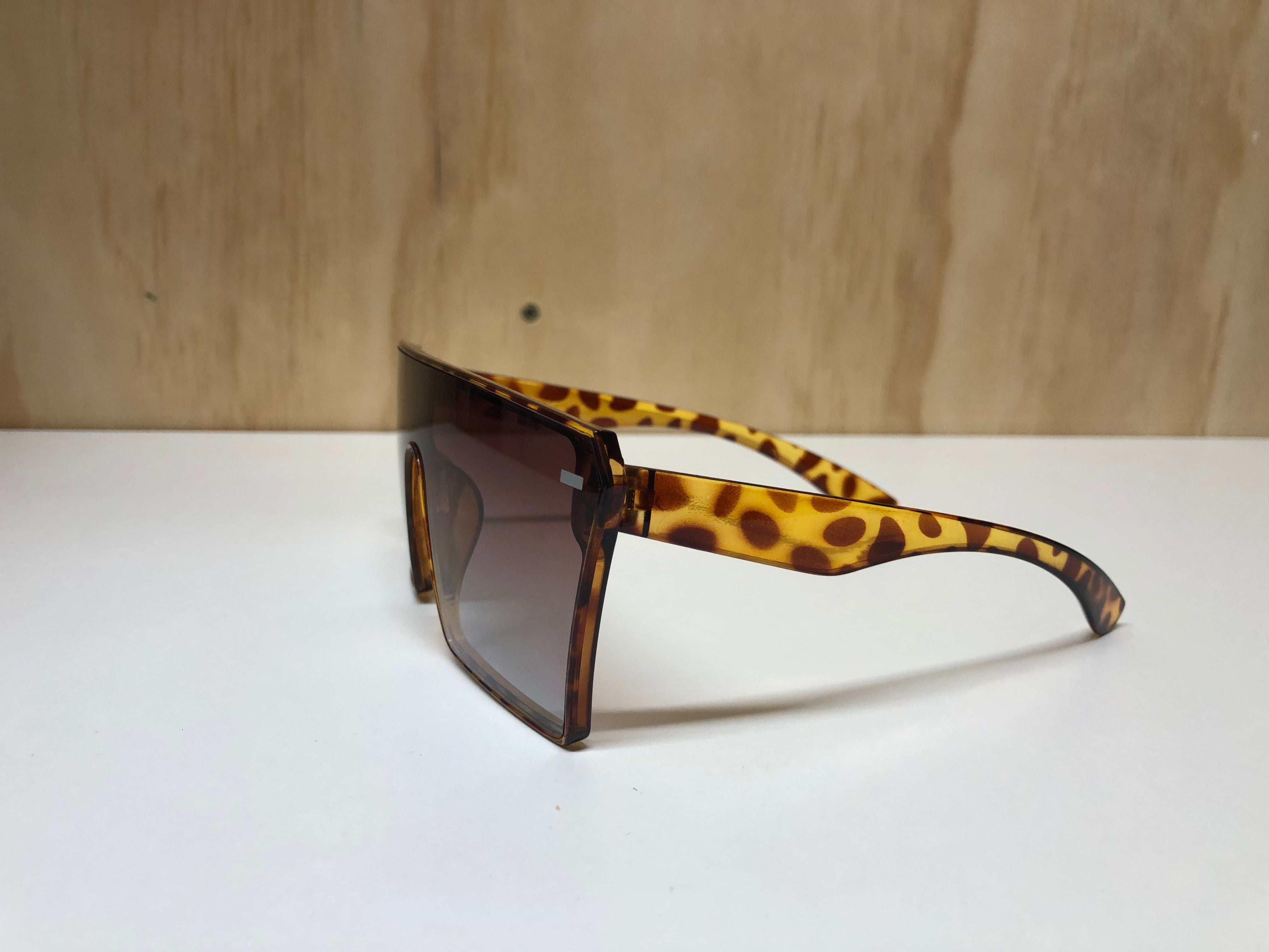 Tinkup Sunnies Oversize square flat