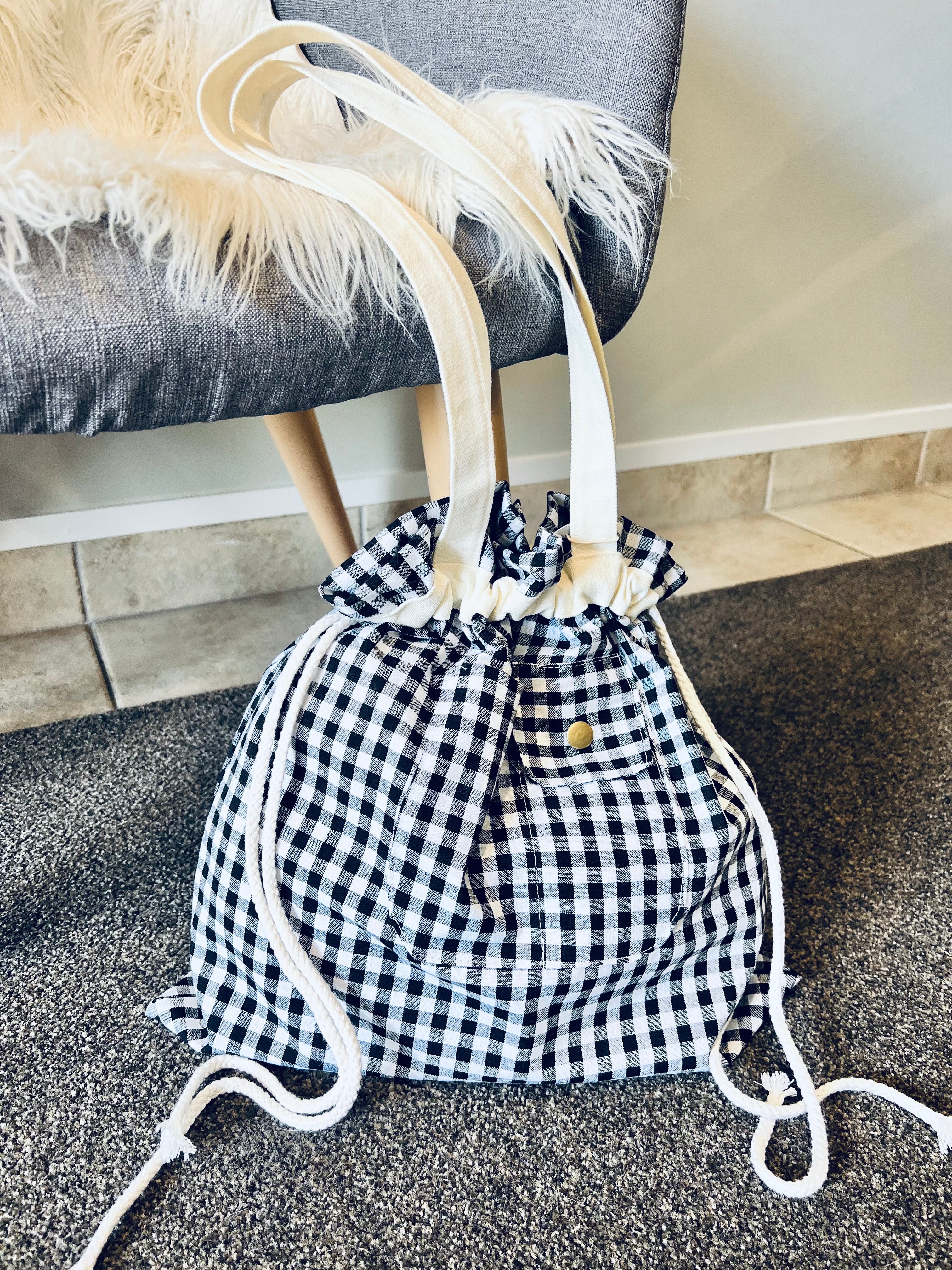 Gingham tote bag with drawstring