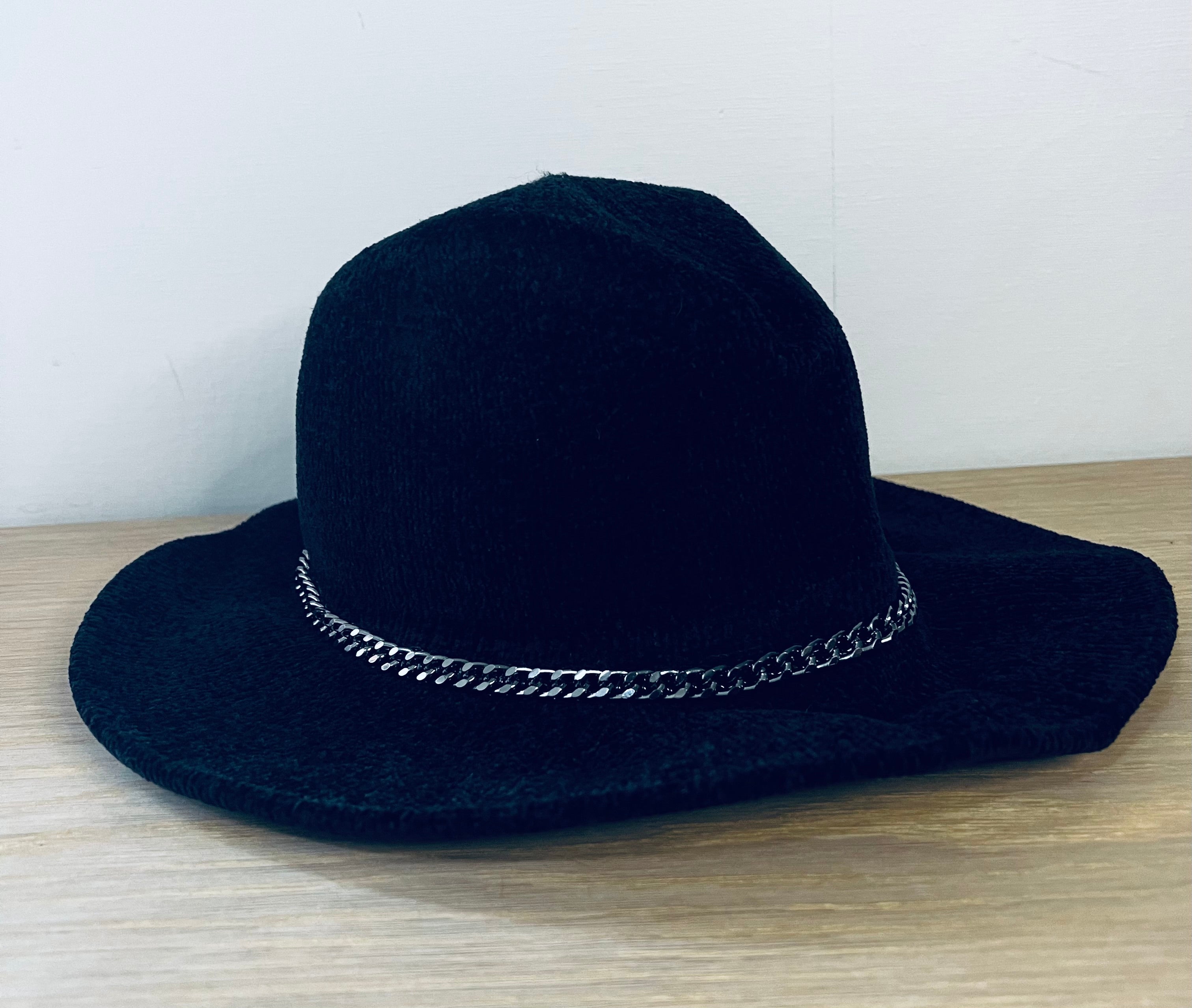 Fedora chain detail black hat